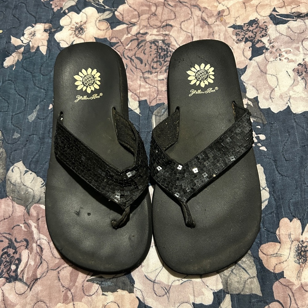yellow box sandals size 7